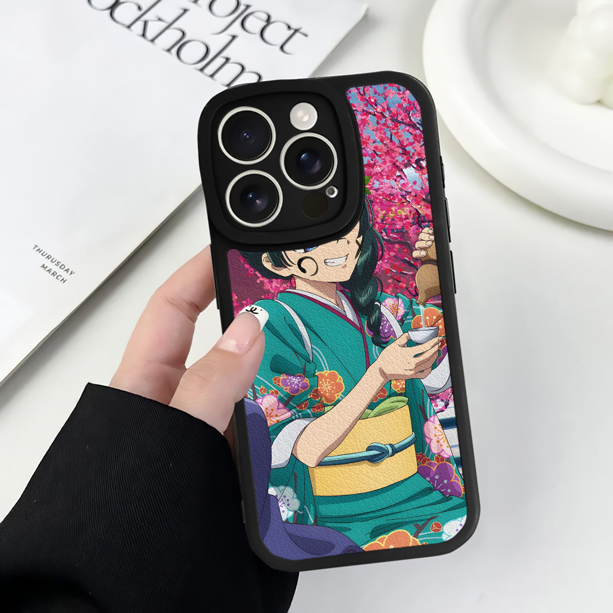 （画像用） 薬屋のひとりごと The Apothecary Diaries 【iPhone 16シリーズ対応】シリコンスマホケース（レザー調） 材質：シリコン